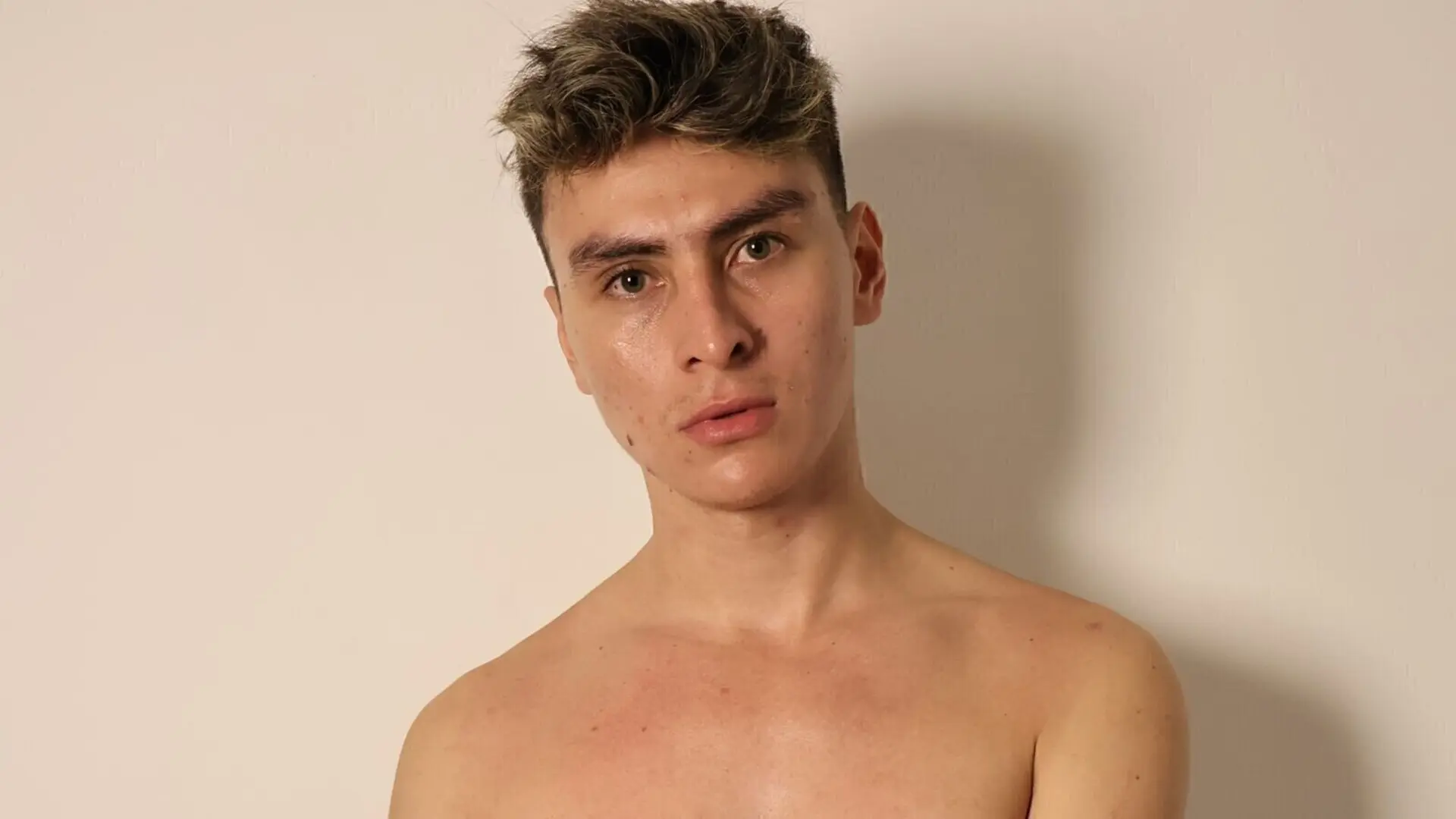 AlexanderHall's Live Nude Chat