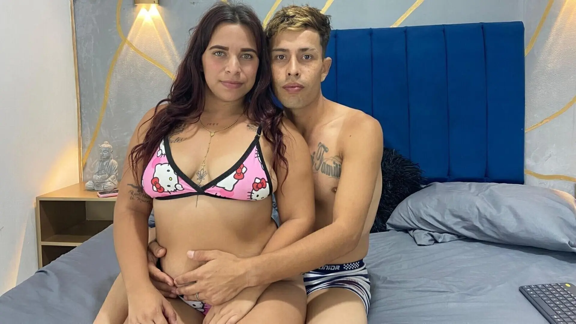 AngelaAndMike's Live Nude Chat