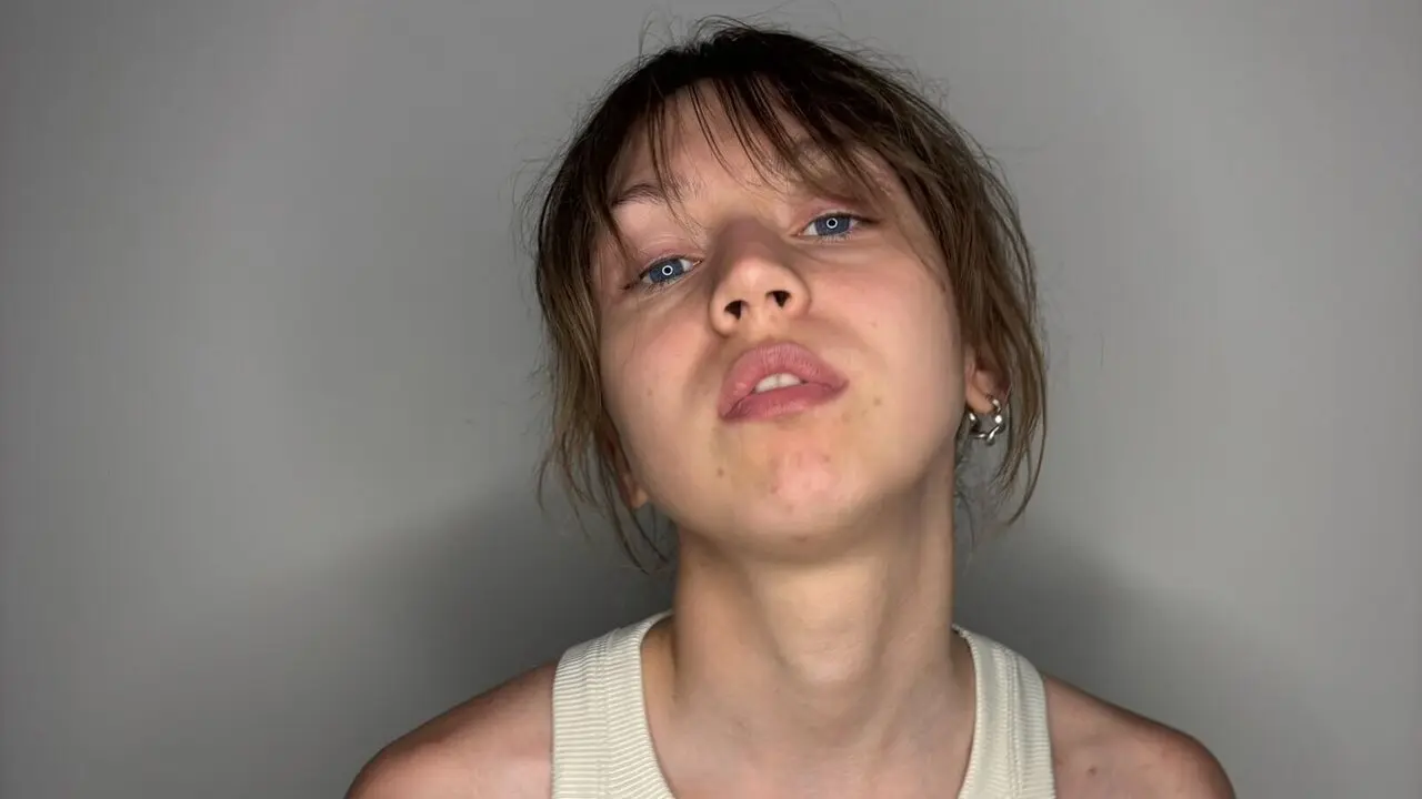 AraBarks's Live Nude Chat