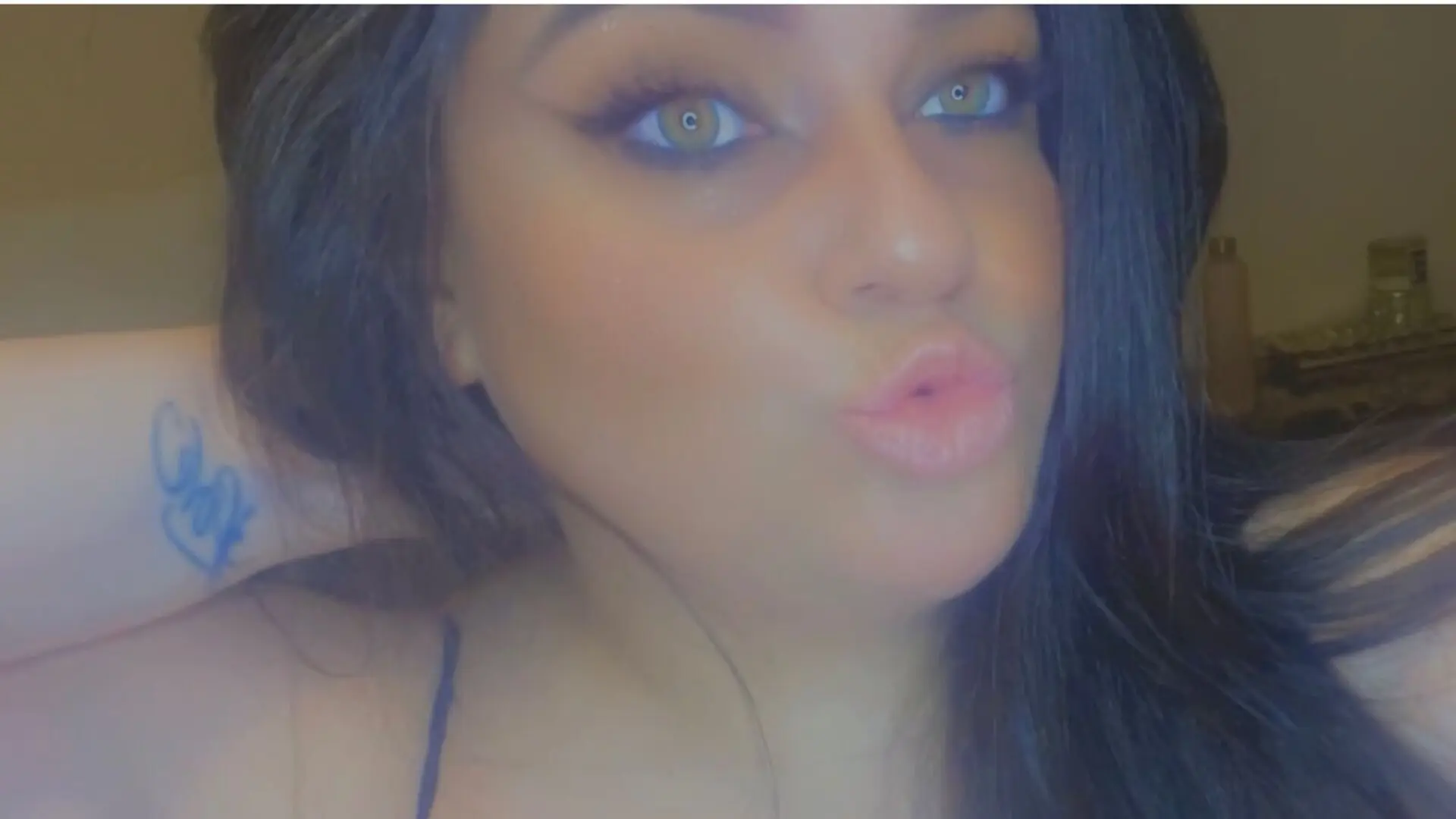 ArielToretto's Live Nude Chat