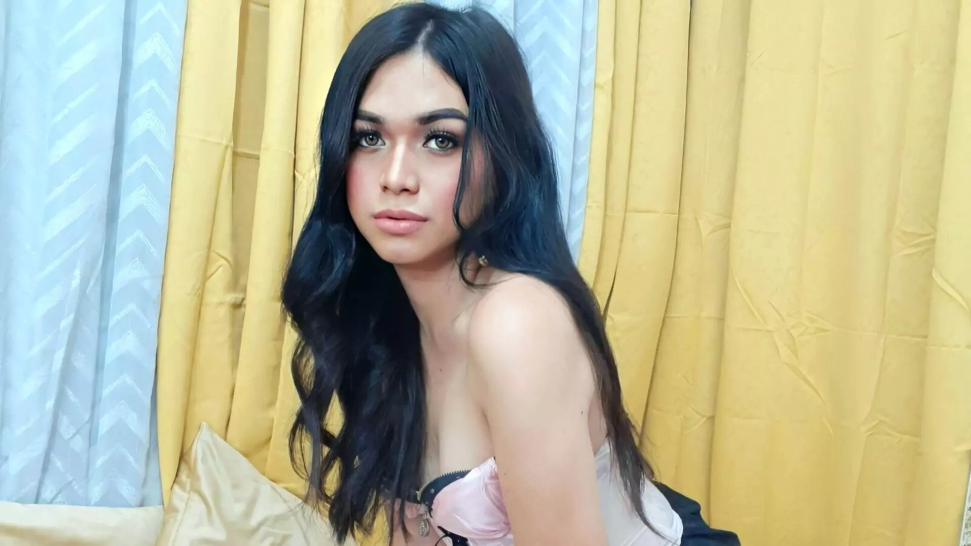 AyaSilverio's Live Nude Chat