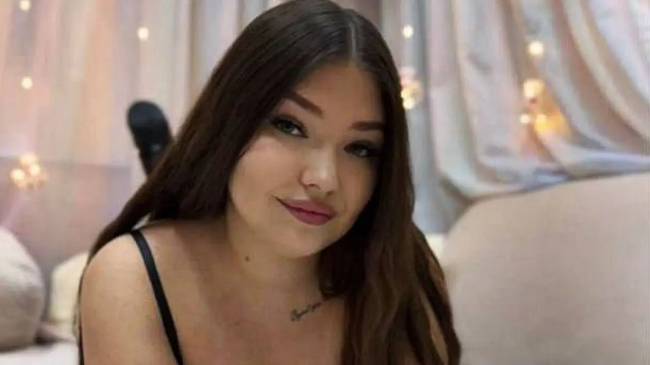 BlairBlosom's Live Nude Chat