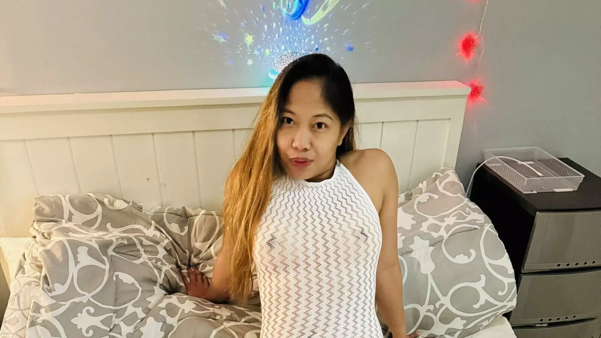 BlossomsPink's Live Nude Chat