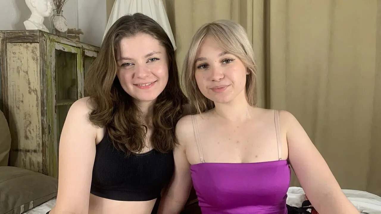 BonnieAndDaisy's Live Nude Chat