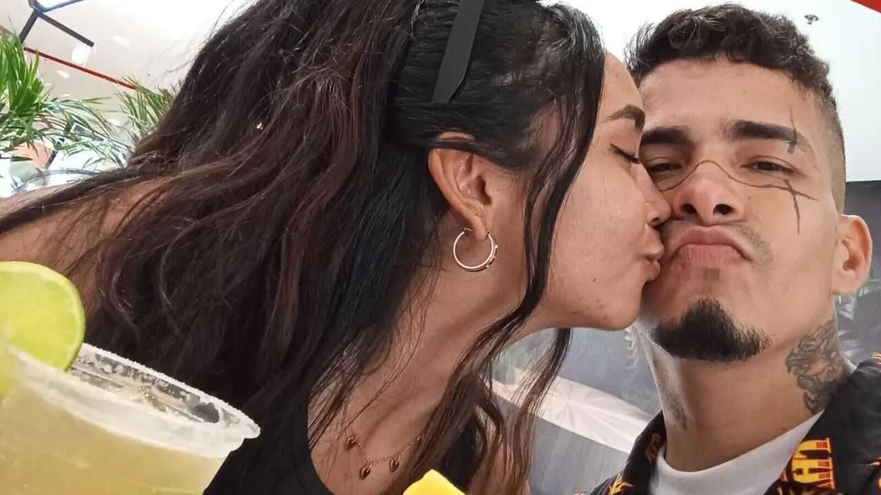 DianaAndJoe's Live Nude Chat