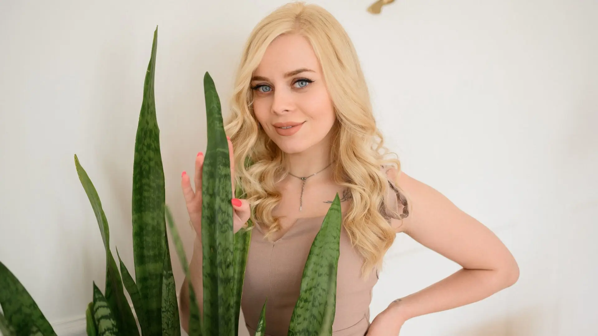 EmiliaBuford's Live Nude Chat