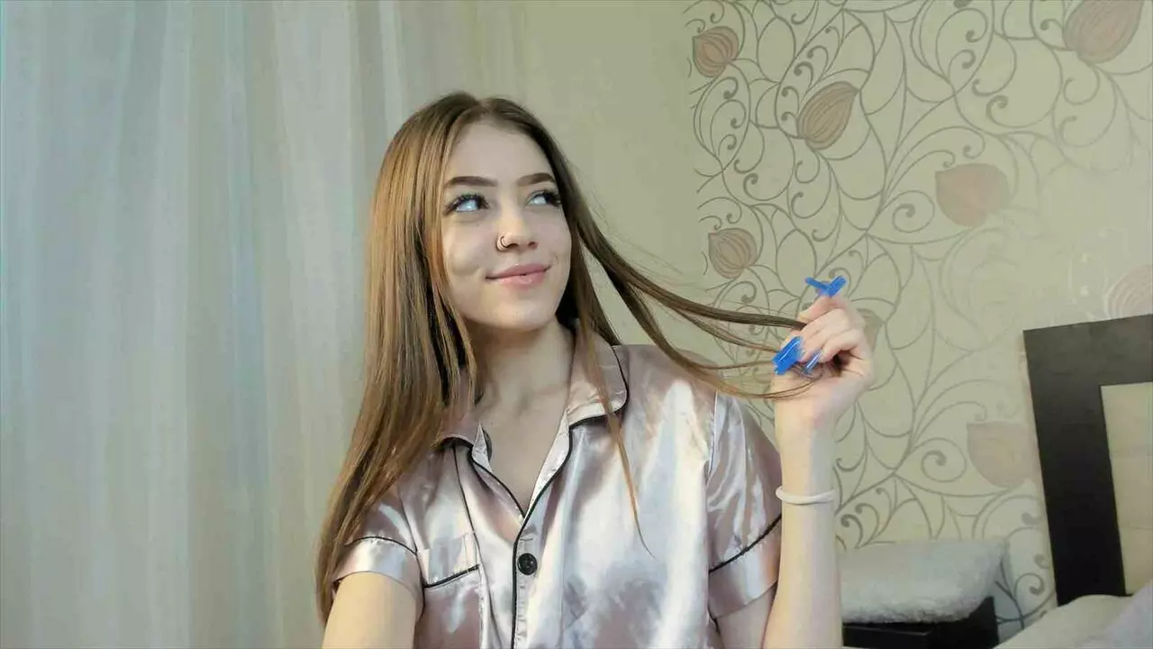 ErlinaBrunger's Live Nude Chat