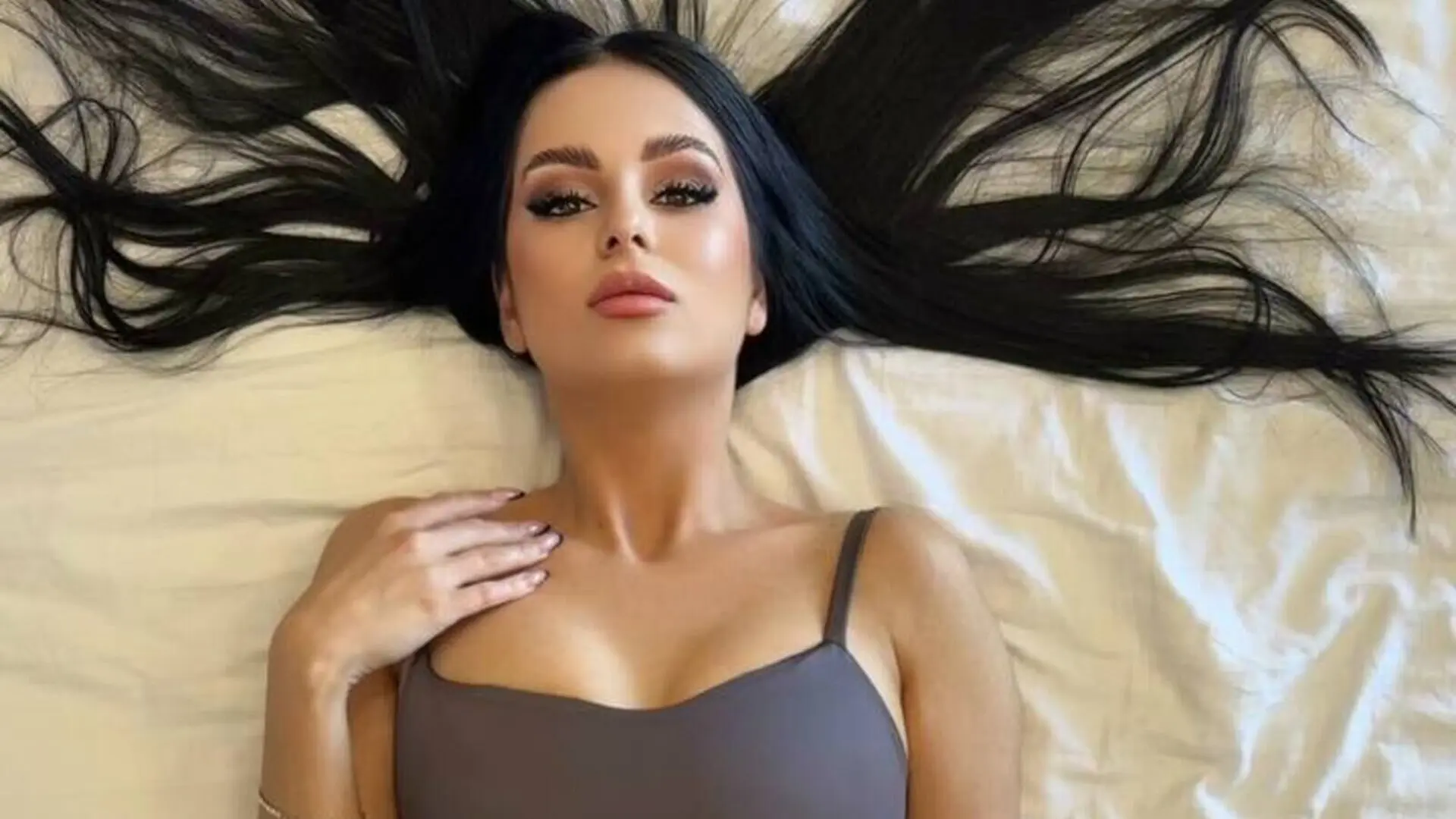 EvaSmeeth's Live Nude Chat