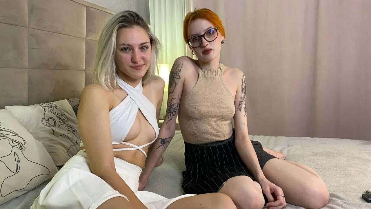 HarrietAndAfton's Live Nude Chat