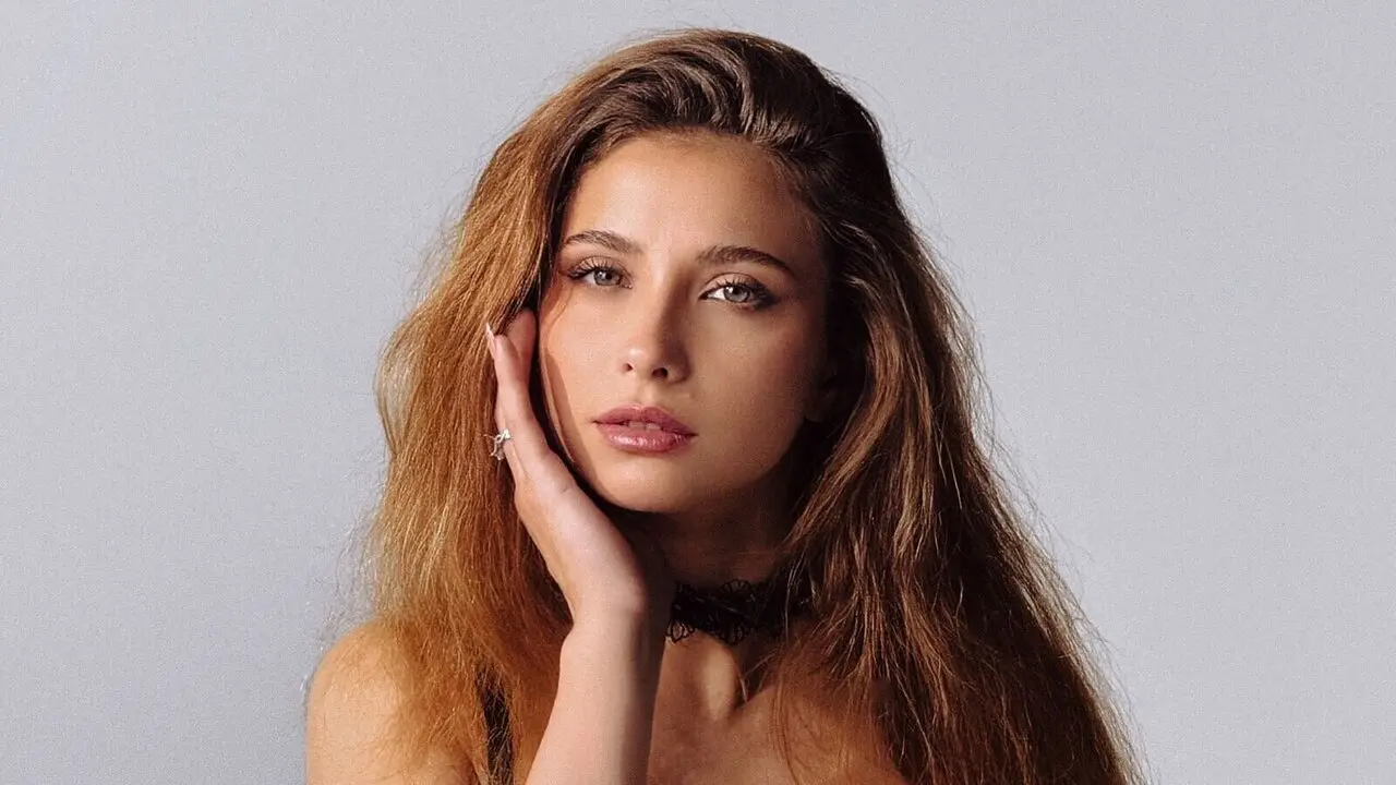 JuulMuur's Live Nude Chat