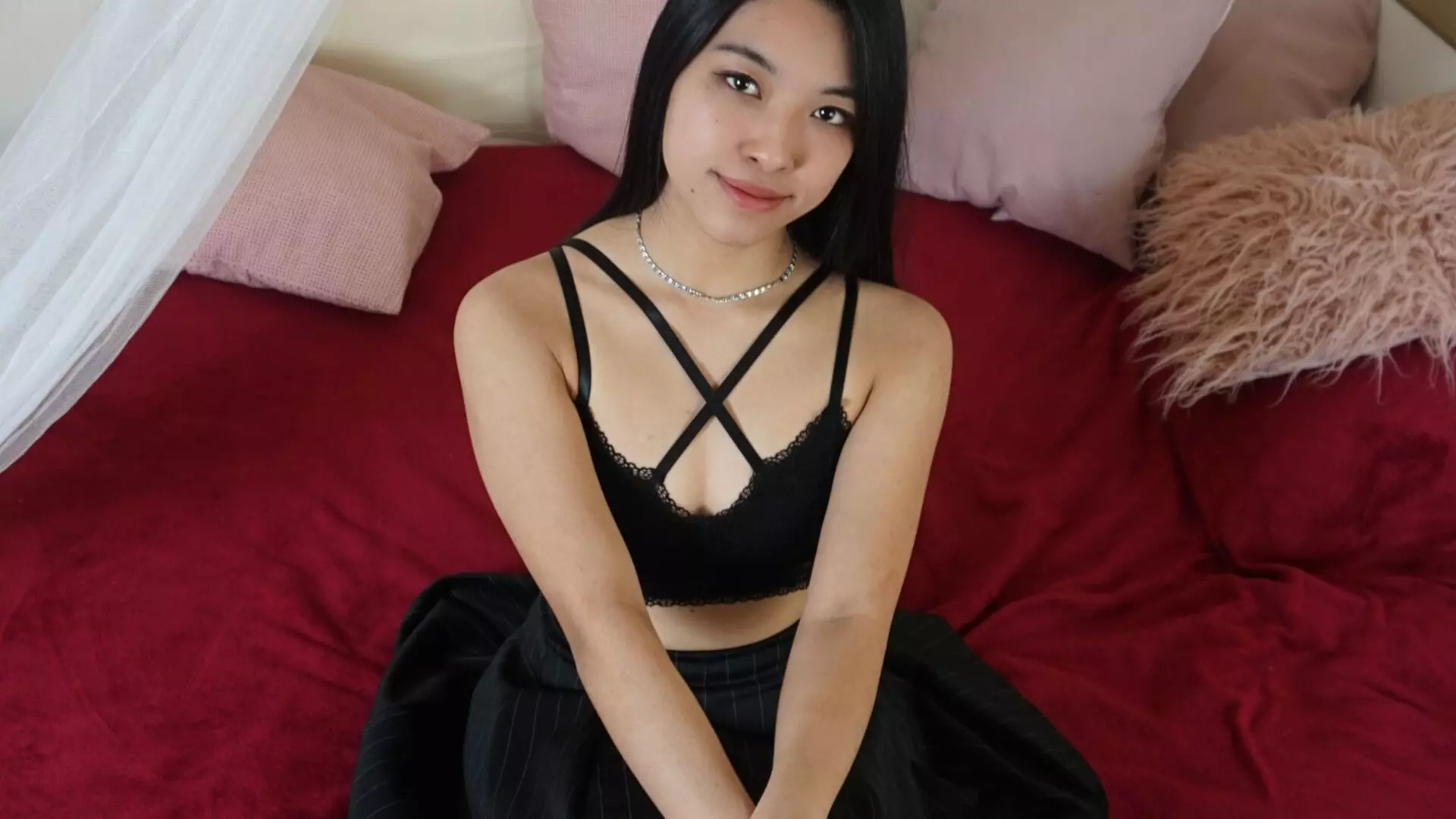 Lilythchan's Live Nude Chat