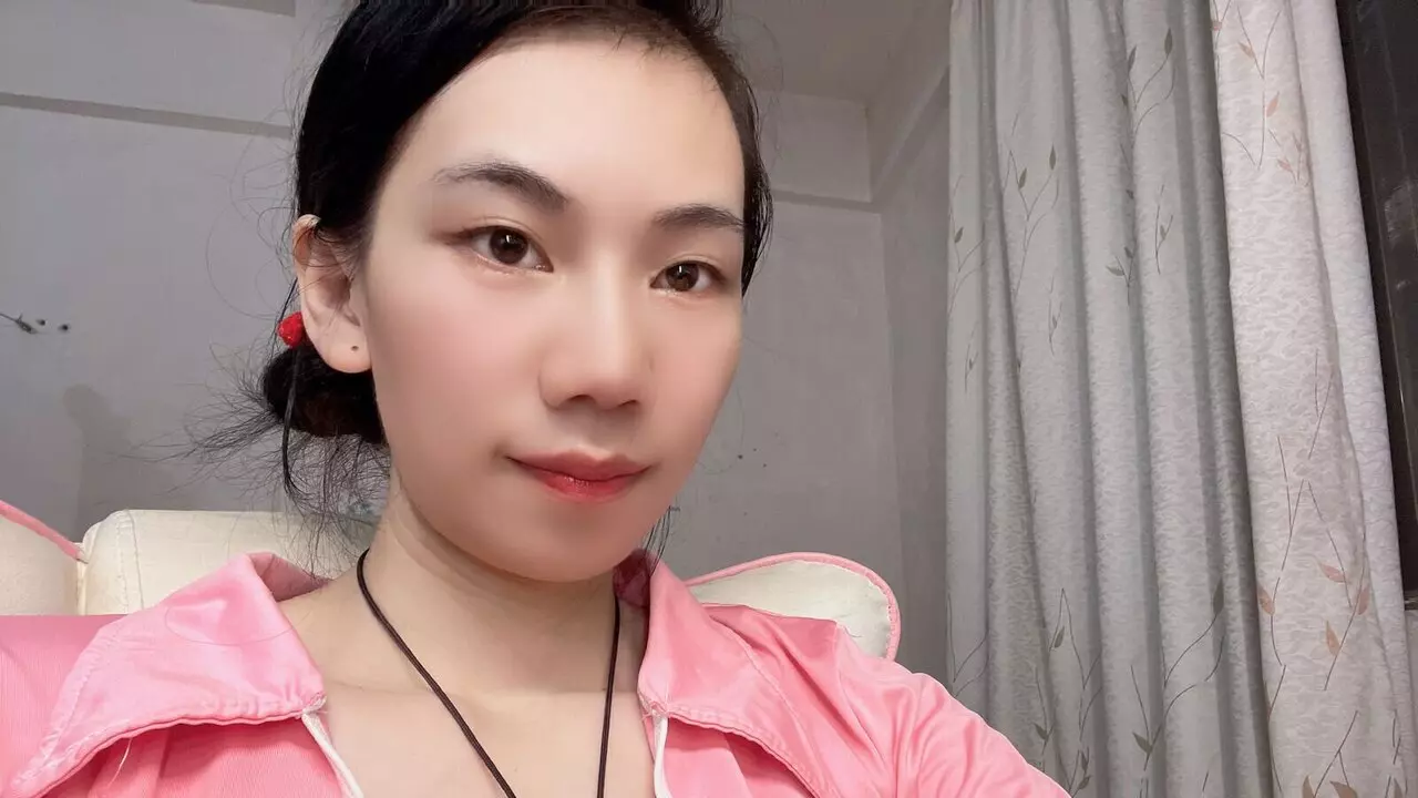 LinLinLee's Live Nude Chat