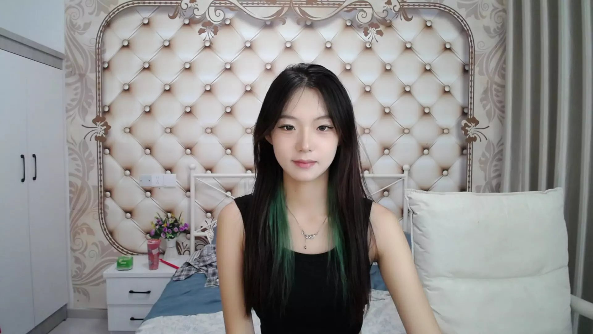 LinYUyu's Live Nude Chat