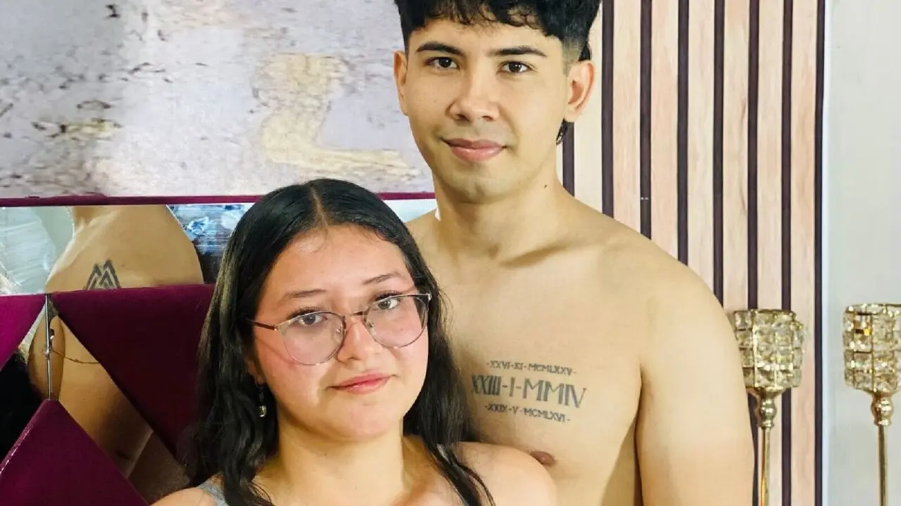 LizAndTomas's Live Nude Chat