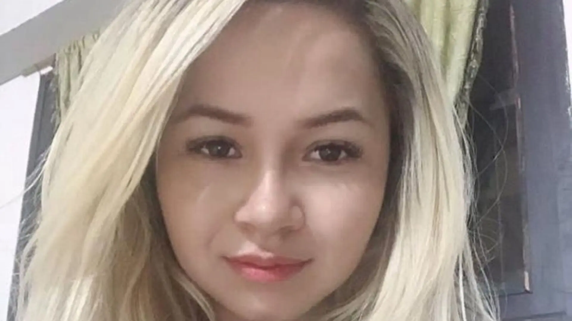 LollyBelle's Live Nude Chat