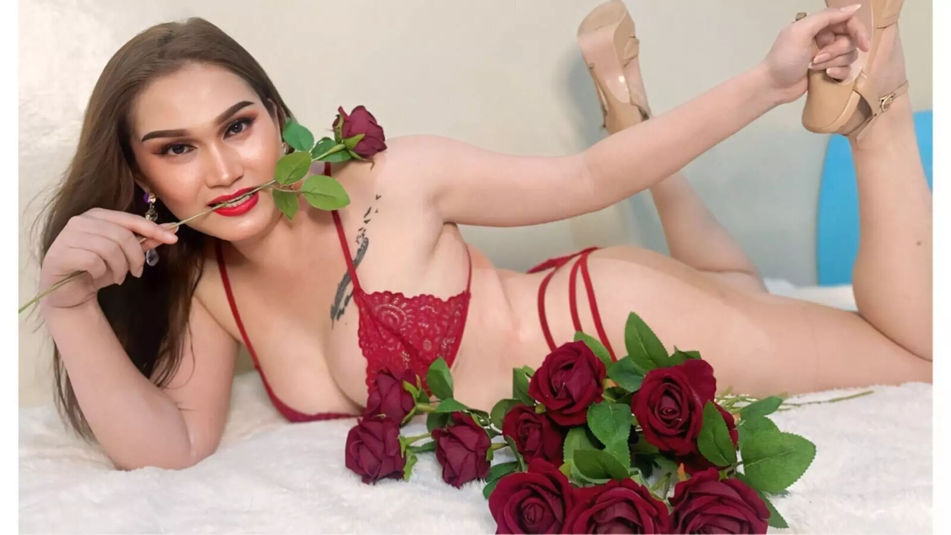 LucineBaker's Live Nude Chat