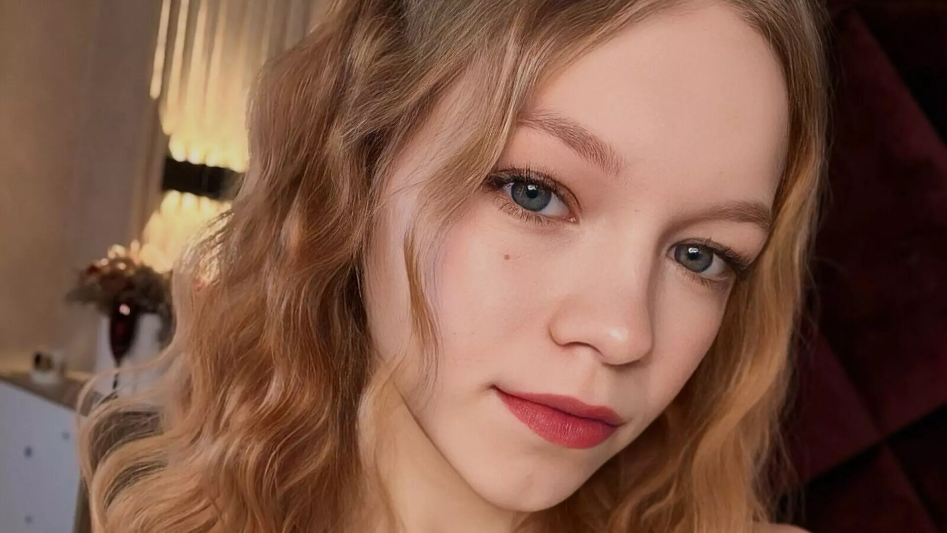 LunaElliott's Live Nude Chat