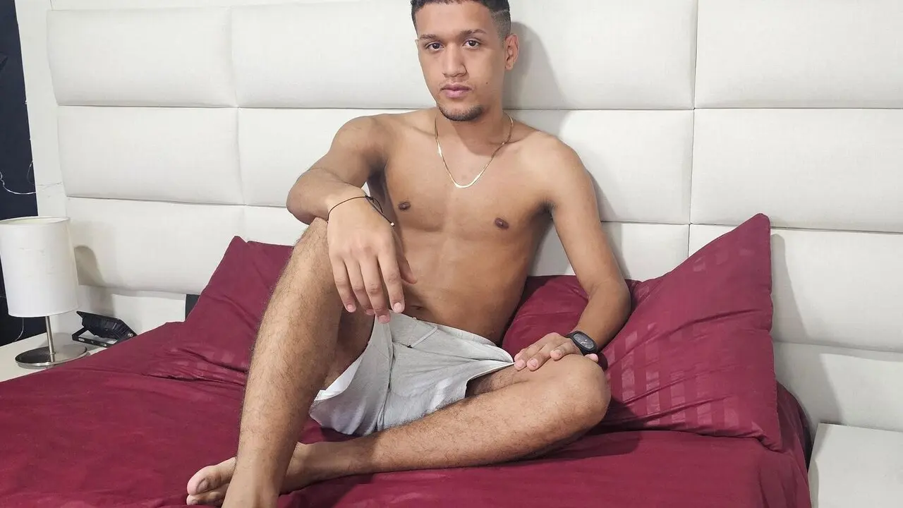 MatteoEnyu's Live Nude Chat