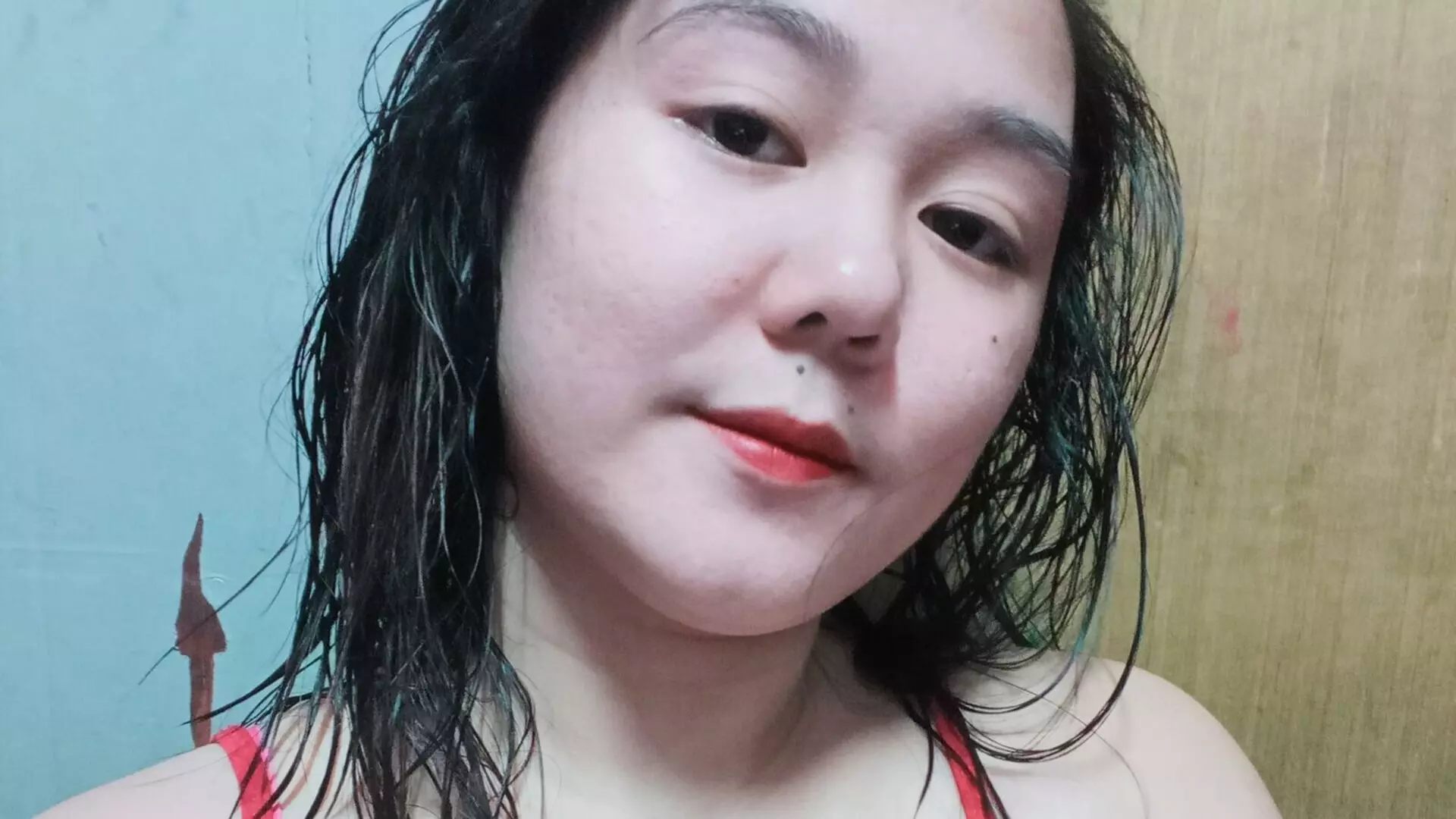 PinayVixen's Live Nude Chat