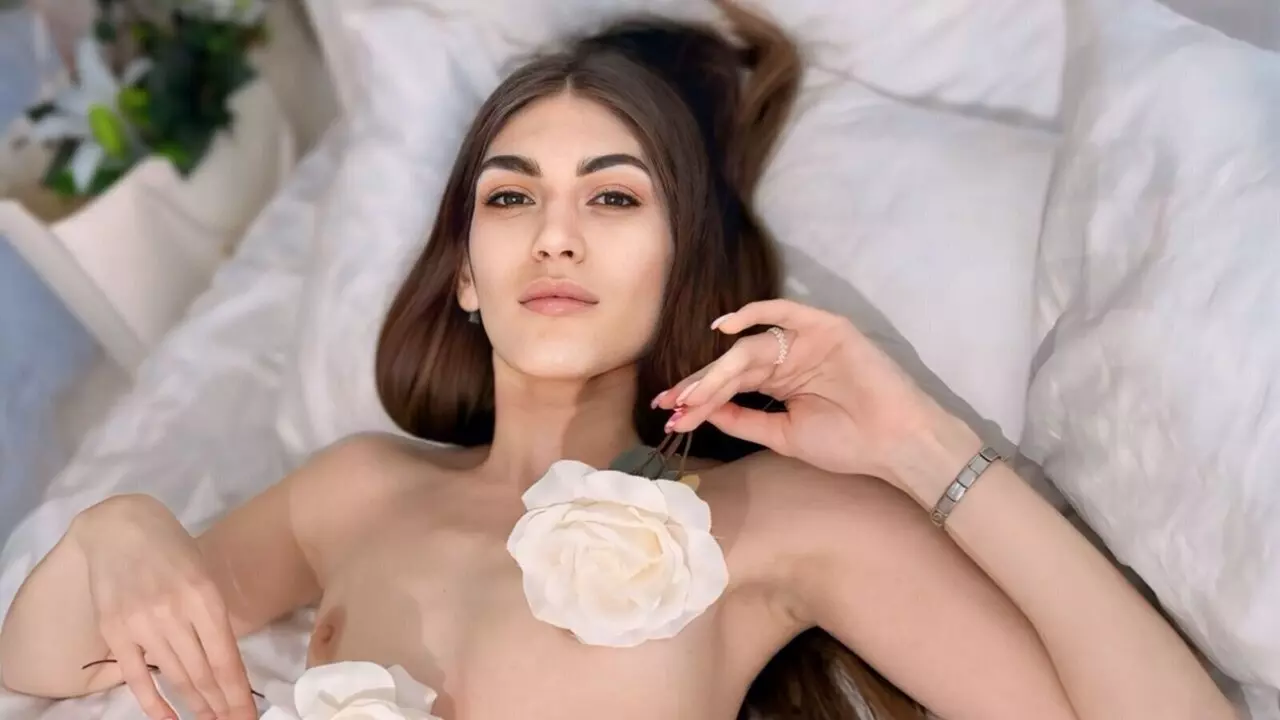 SabrinaHeyliz's Live Nude Chat