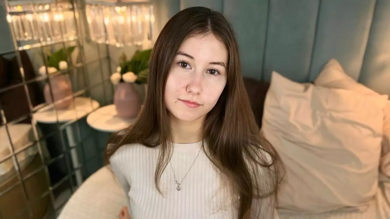 ViolettaLambre's Live Nude Chat