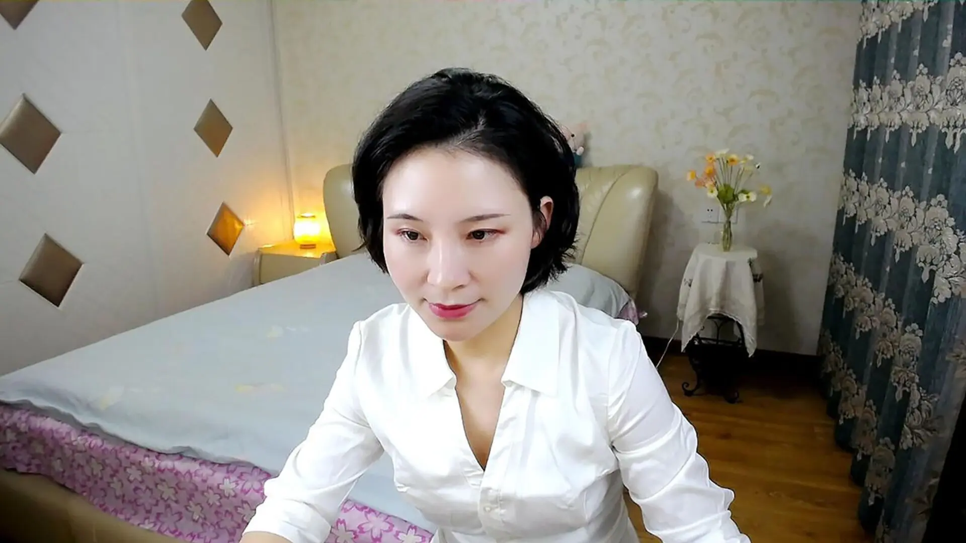 ZiXi's Live Nude Chat